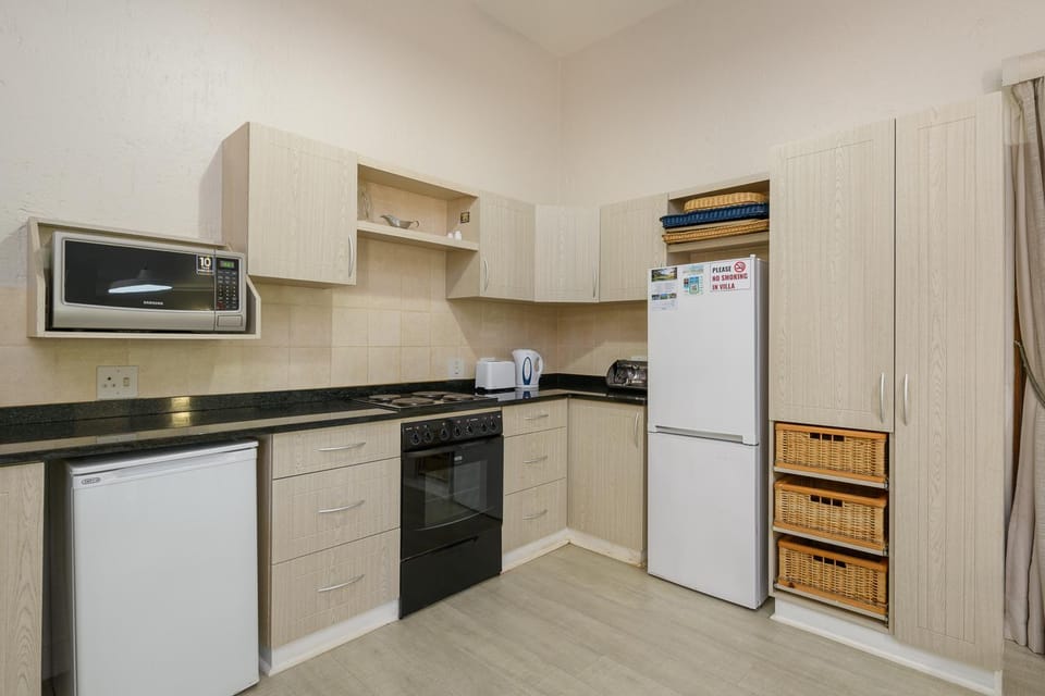 minibar, stove, kitchen