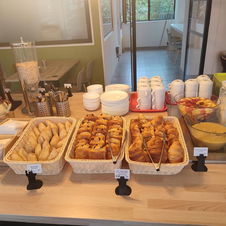 Banquet/Function facilities, Continental breakfast