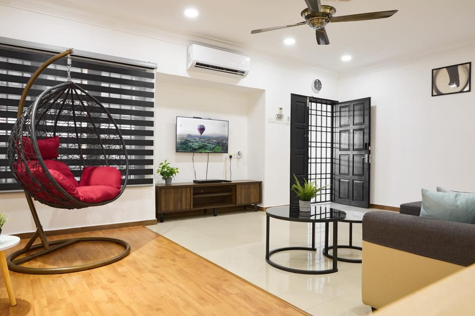 TV and multimedia, Living room, Seating area, air conditioner