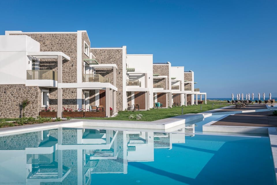 Pool view, Swimming pool, sunbed