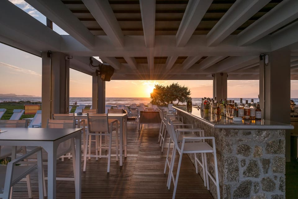Restaurant/places to eat, Lounge or bar, Food and drinks, Sunset