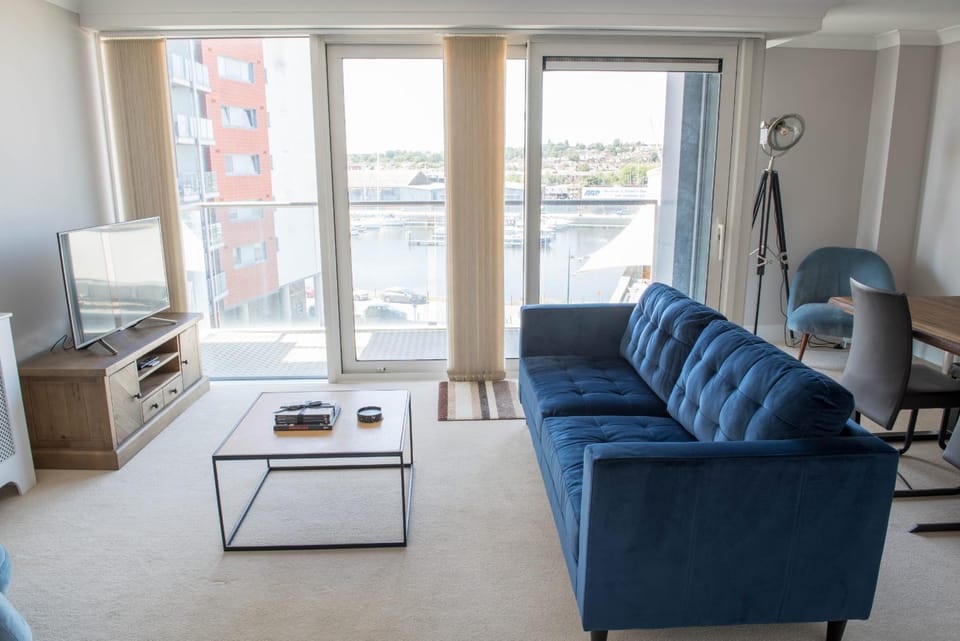 Communal lounge/ TV room, Living room