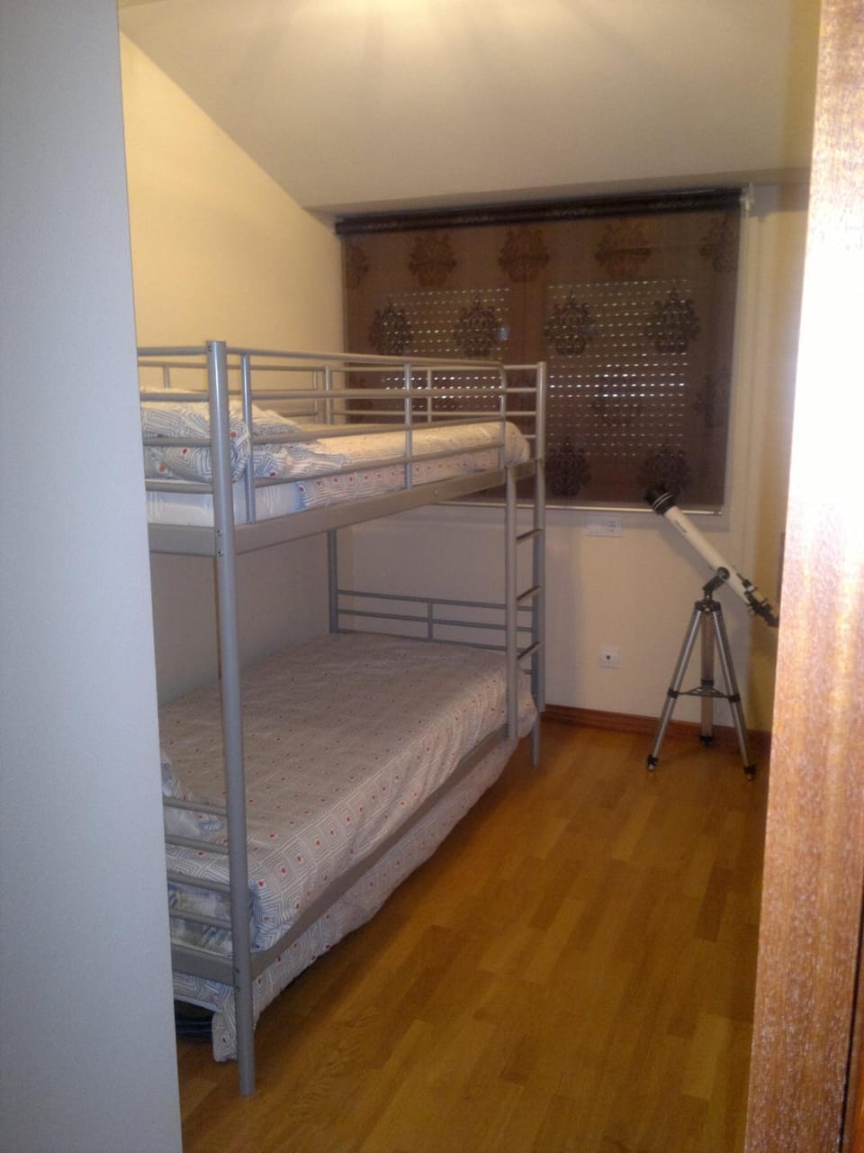 Bedroom, bunk bed