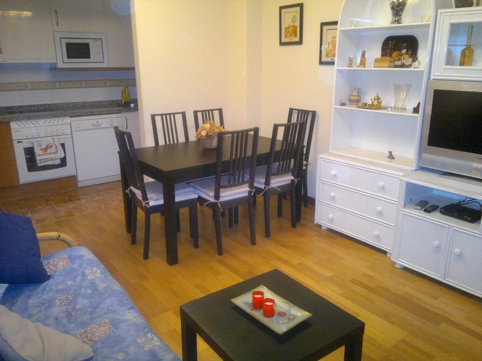Living room, Seating area, Dining area