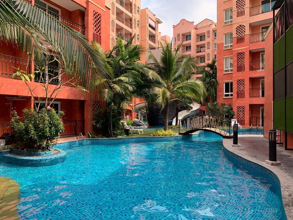 Property building, Swimming pool, Swimming pool, sunbed