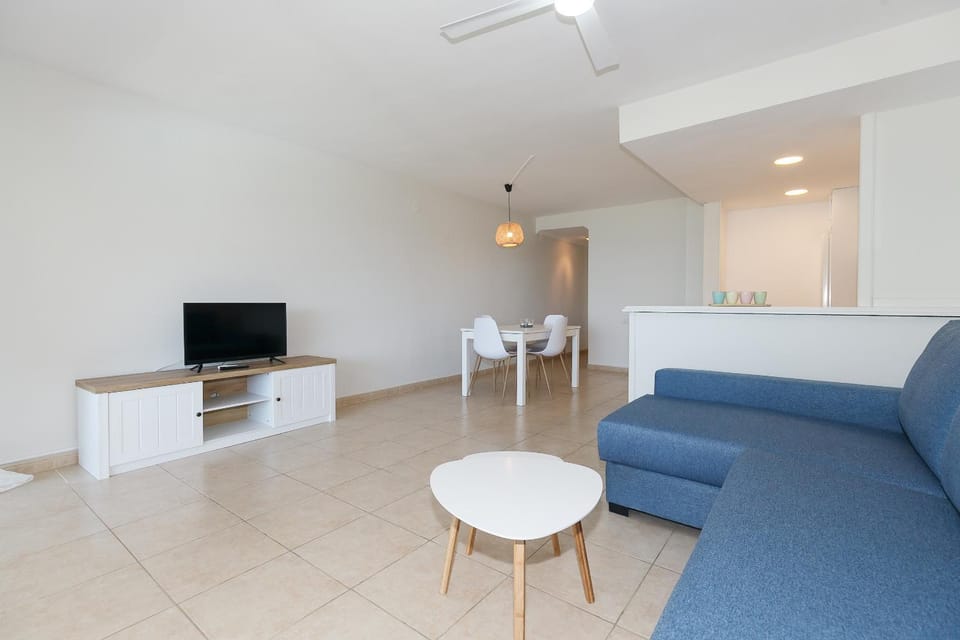 TV and multimedia, Living room, Dining area