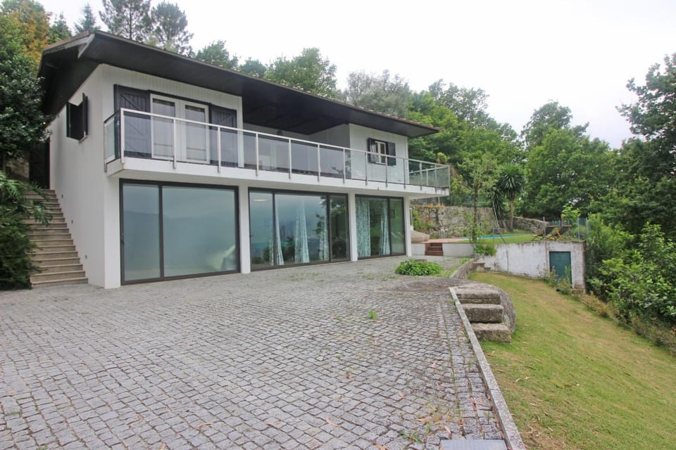 Property building, Facade/entrance, Off site