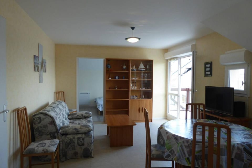 REF 088 Appartement T2 vue port Crouesty proche commerces Apartment in Arzon