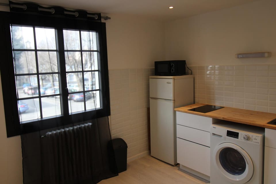 Kitchen or kitchenette, Dining area, Communal kitchen