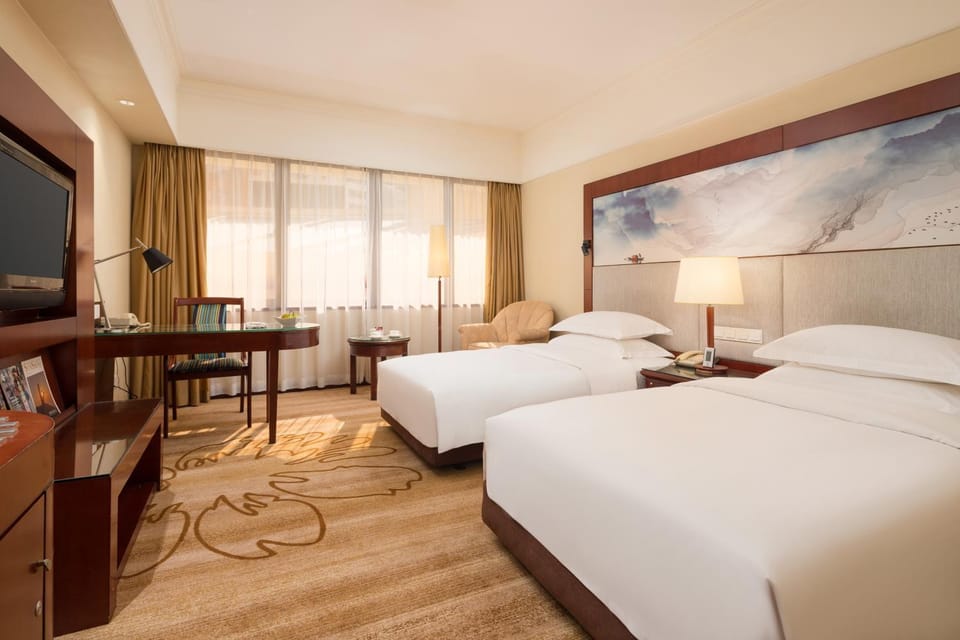 Shenzhen Sunshine Hotel, Luohu Hotel in Hong Kong