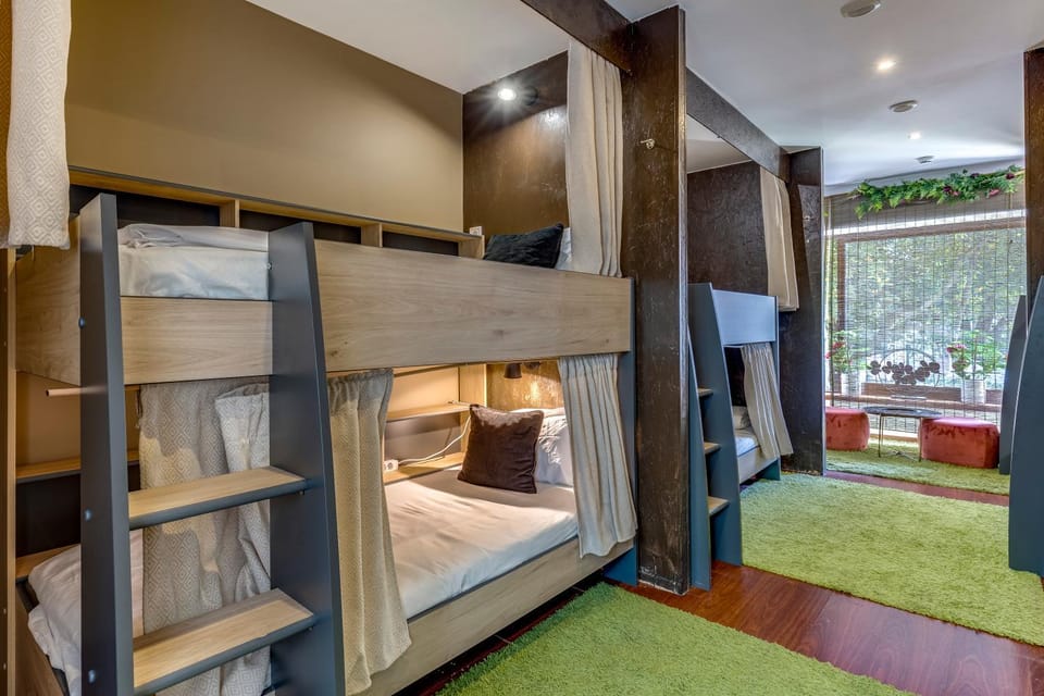 Bed, bunk bed