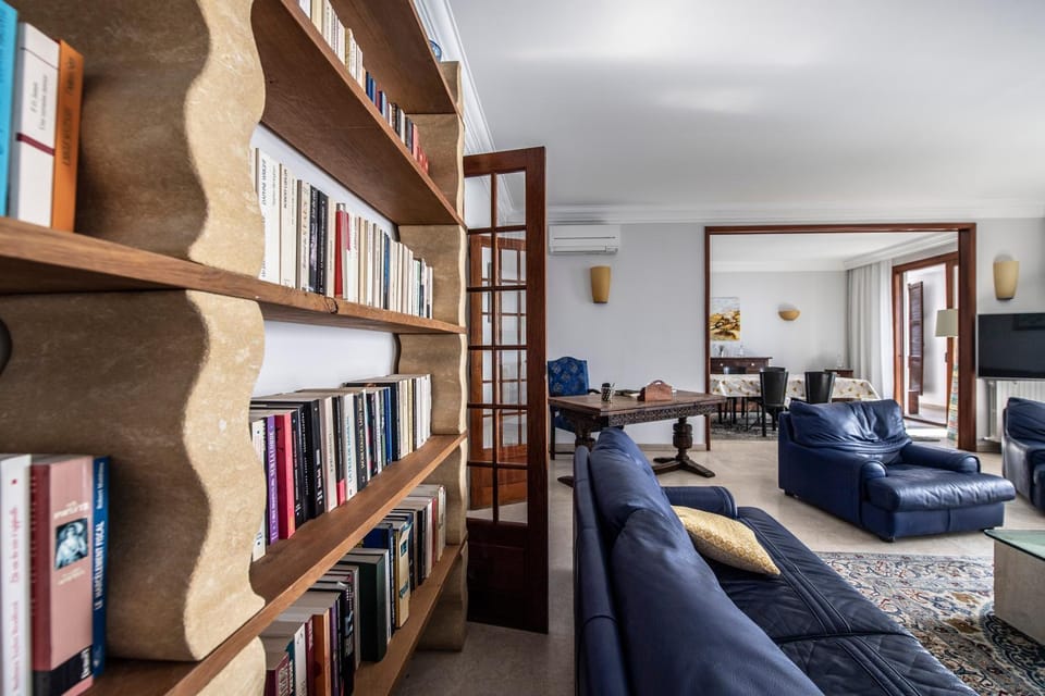 Library, Living room