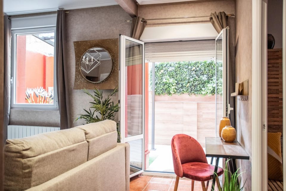 Day, Living room