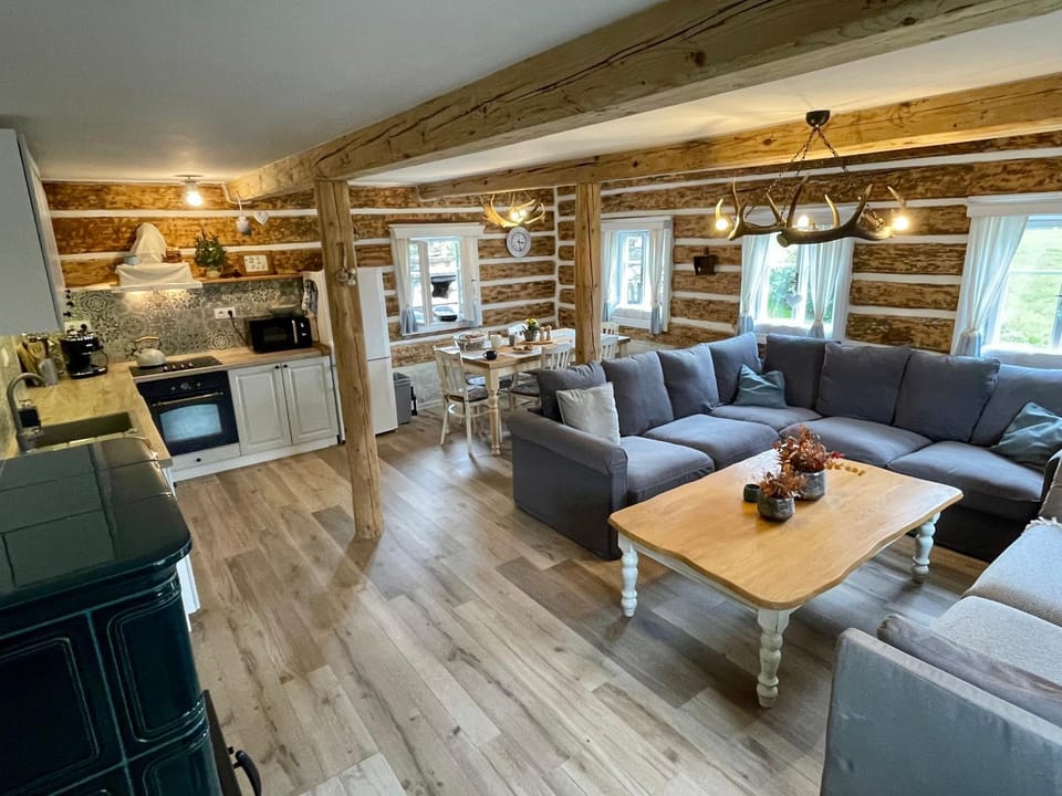 Roubenka Jelen.ka Chalet in Lower Silesian Voivodeship