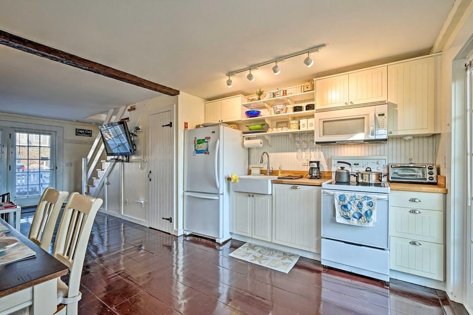 Ocean-View Gem w/ Private Beach in Mashpee! House in Maushop Village