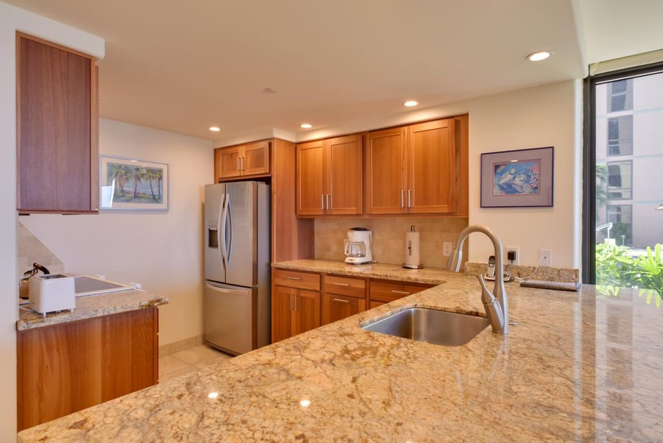 Lahaina Condo w/ Patio, Ocean Views & Pool Access! House in Kaanapali