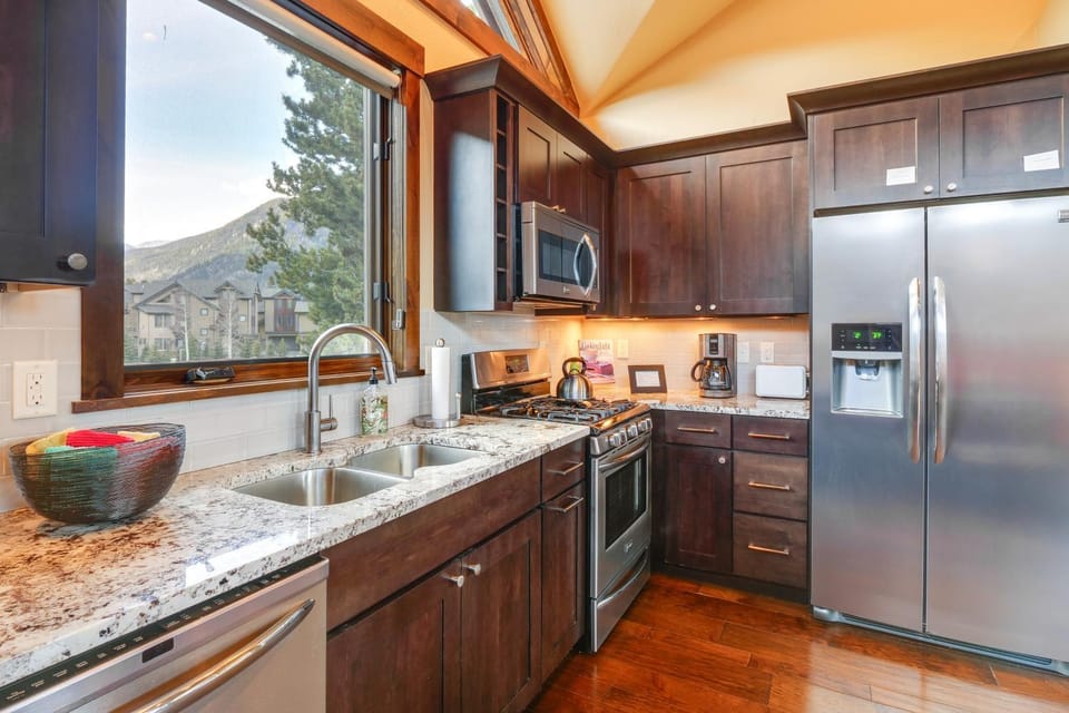 Frisco Condo w/ Rooftop Deck: Walk to Main St! House in Frisco