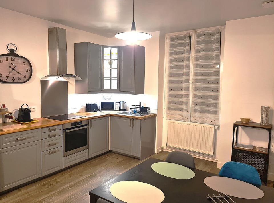 Maison tout confort avec jardin - CHANTILLY, SENLIS, PARC ASTERIX, PARIS CDG House in Chantilly