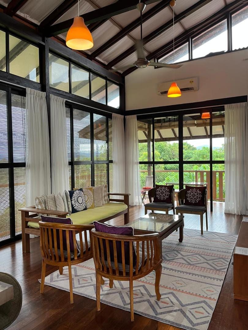 Gaze: Entire Modern Tropical Seaview Villa Villa in Kedah