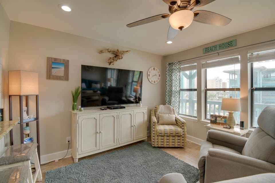 Vibrant Gulf Shores Getaway w/ Pool & Beach Access House in West Beach