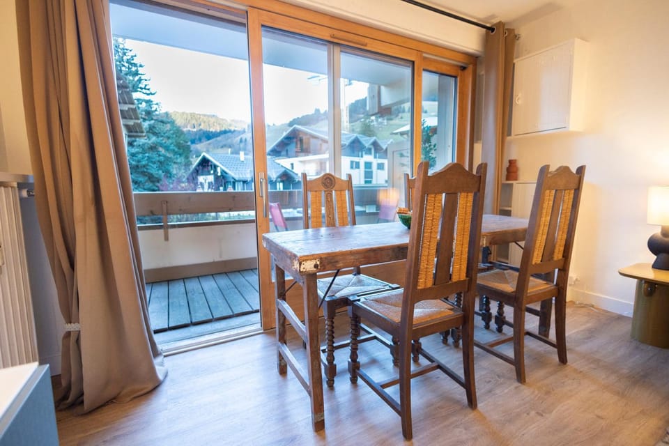 Balcony/Terrace, City view, Mountain view, Meals