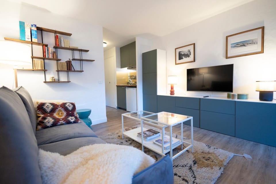 Living room, storage