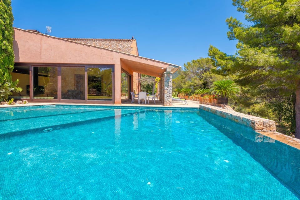 Can Toni Gat Villa in Raiguer