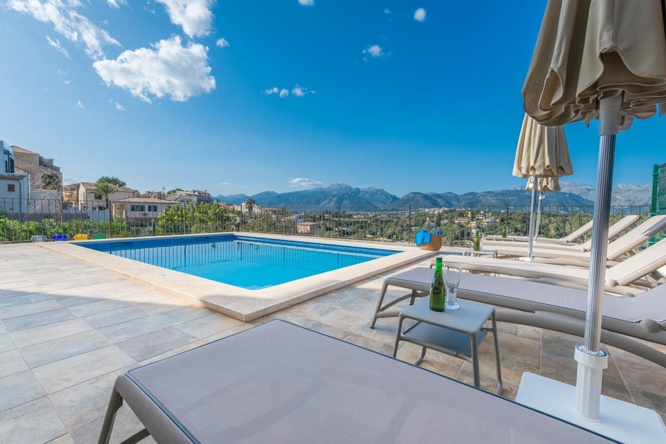View (from property/room), Pool view, Swimming pool, sunbed