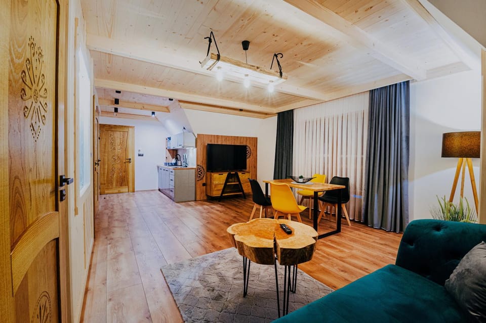 Living room, Photo of the whole room, Seating area, Dining area