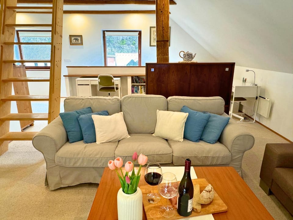 Living room, Seating area