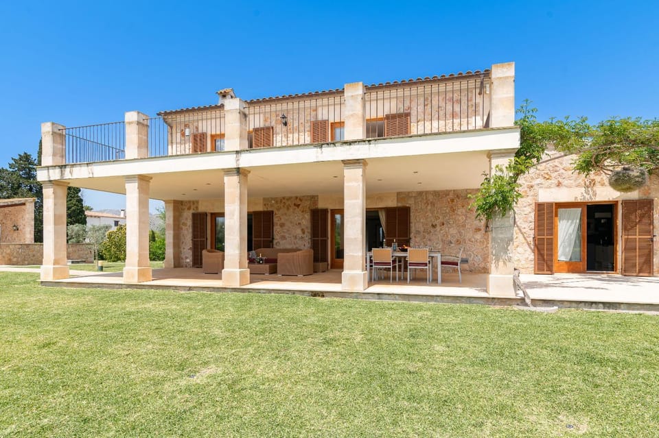 Property building, Patio, Day, Garden