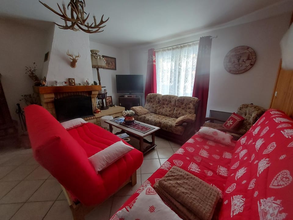 Communal lounge/ TV room, TV and multimedia, flat iron