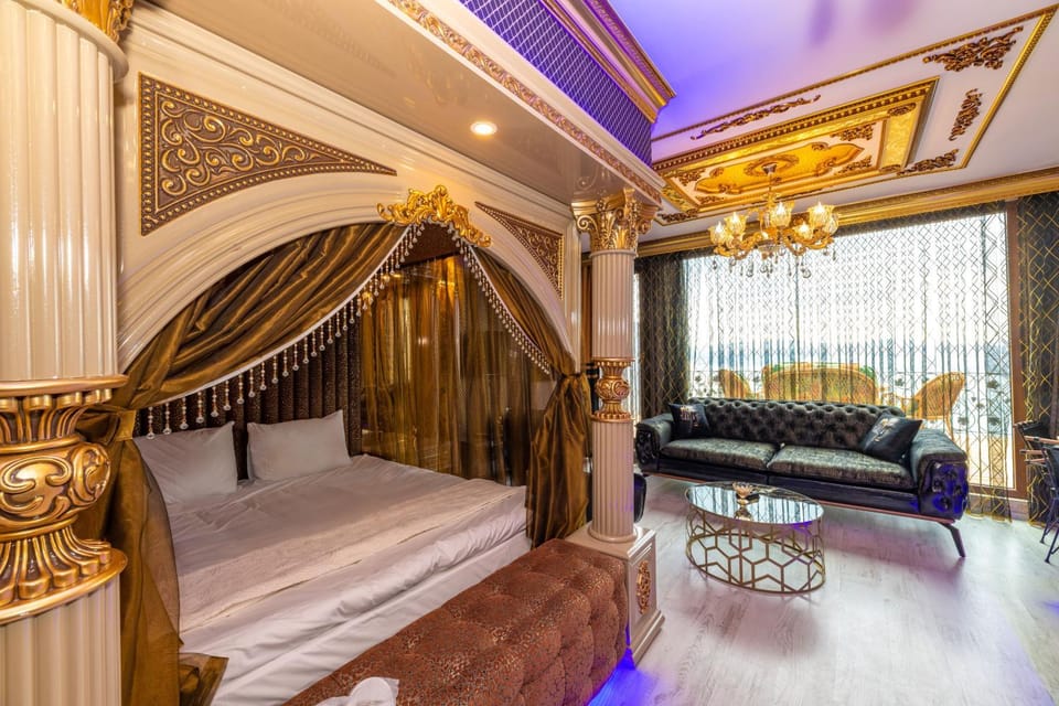 Living room, Bedroom, bunk bed