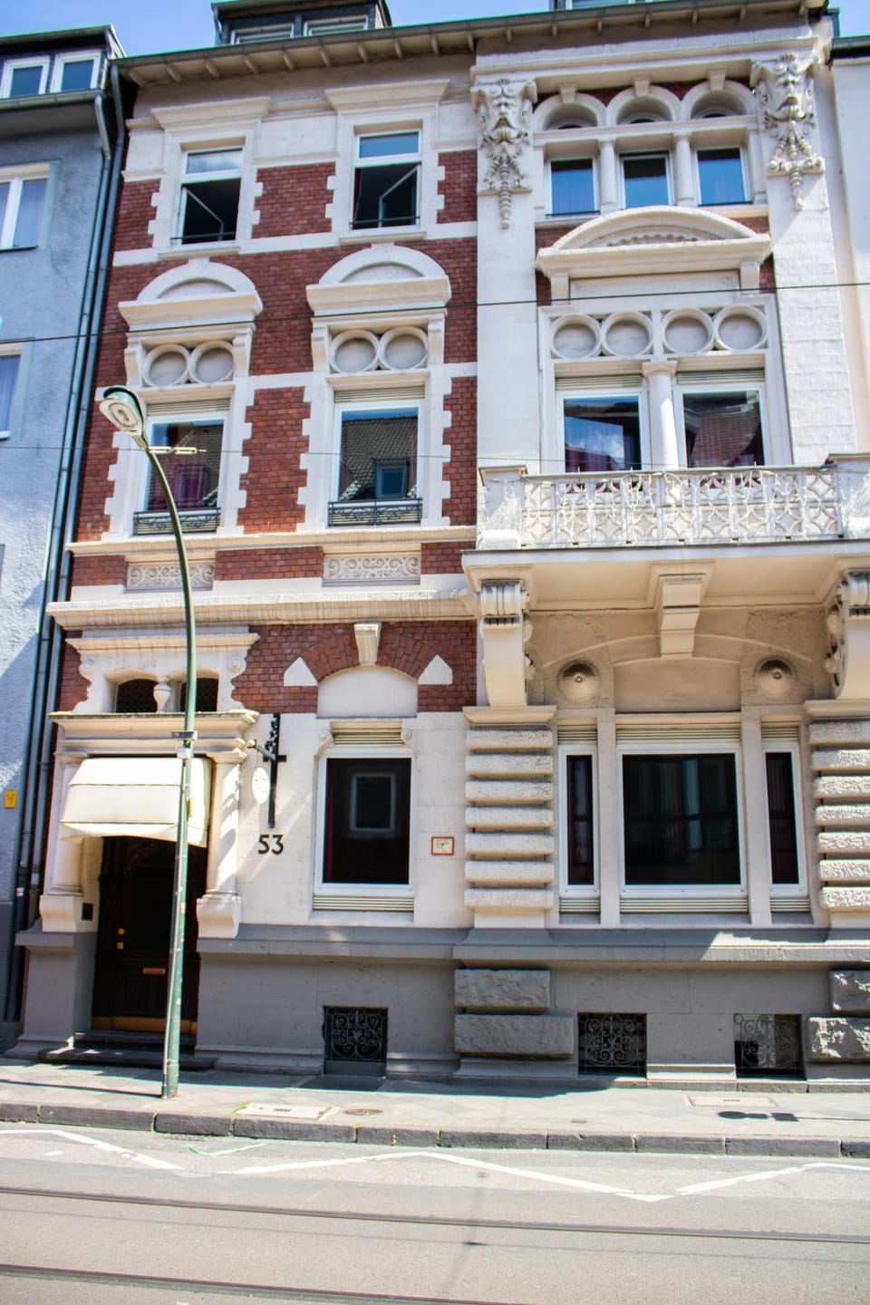 Property building, Facade/entrance