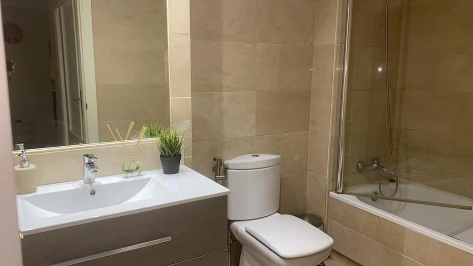 Family Friendly Ground Floor 2 bedroom Dama de Noche RDR200 Apartment in Marbella