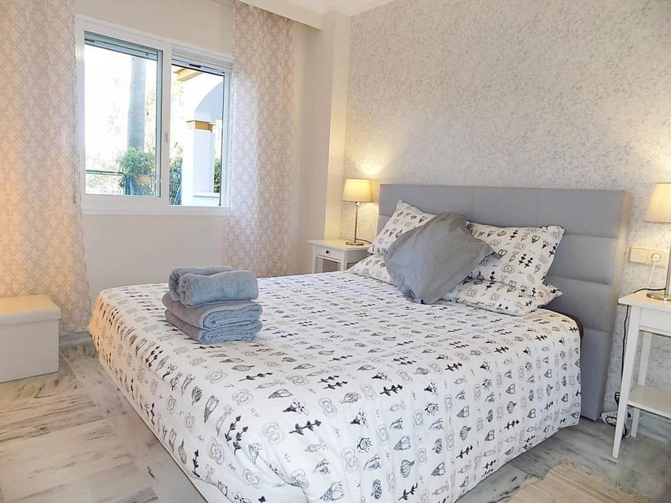 Family Friendly Ground Floor 2 bedroom Dama de Noche RDR200 Apartment in Marbella