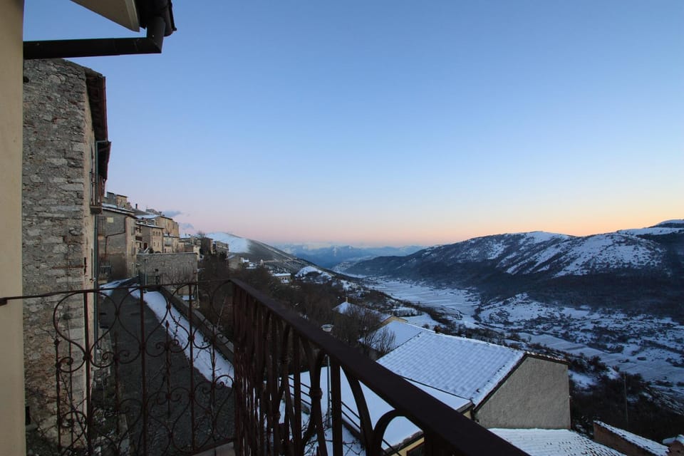 View (from property/room), Balcony/Terrace