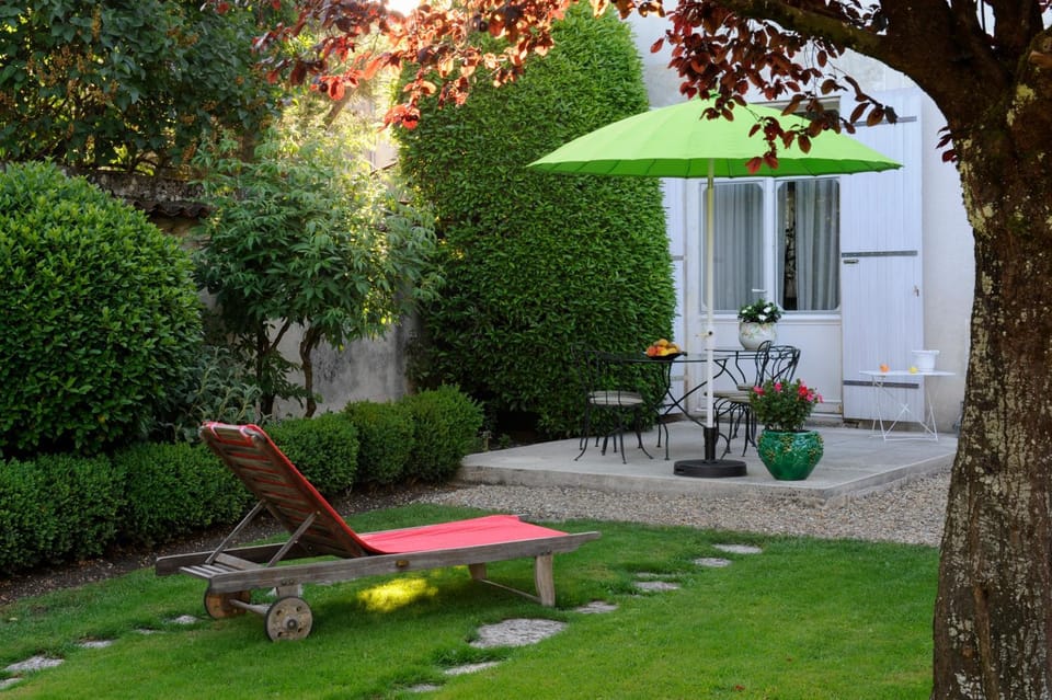 Chambres d'Hôtes Les Tilleuls Bed and Breakfast in Cognac
