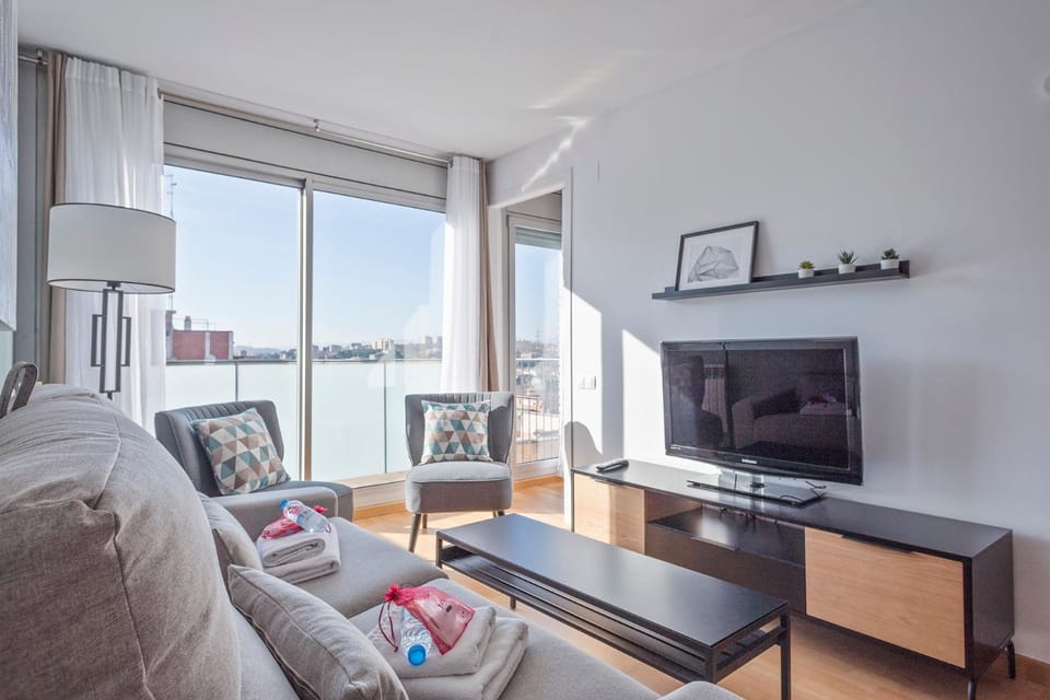 Day, Living room, On site