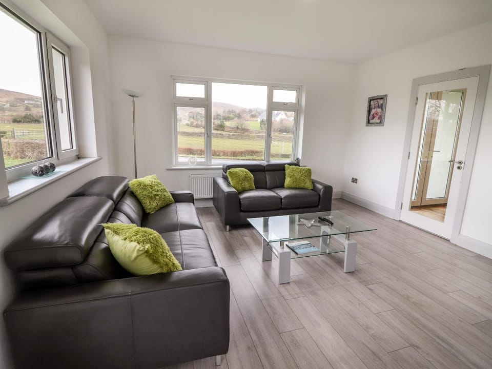 Coolnaharragill Lower House in County Kerry