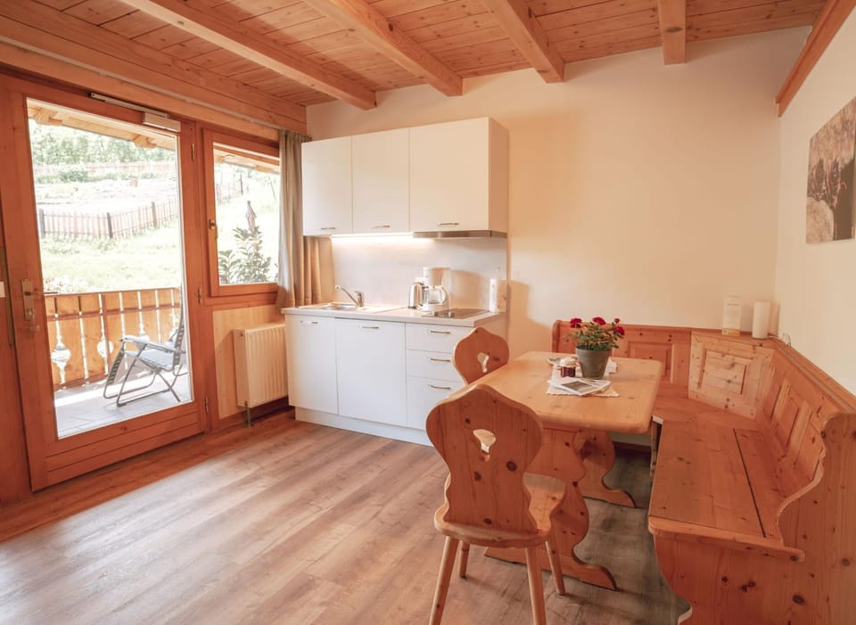 Property building, Kitchen or kitchenette, Living room