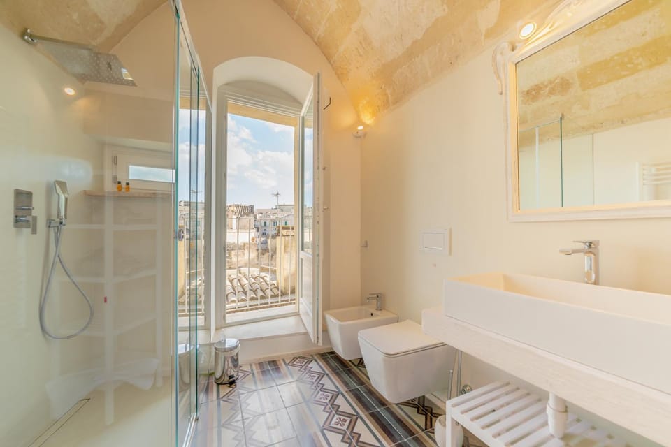 Shower, Bathroom, View (from property/room), City view