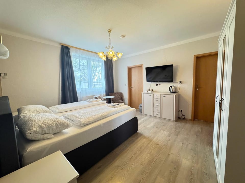 Asiatisches Landhaus Bed and Breakfast in Thuringia, Germany