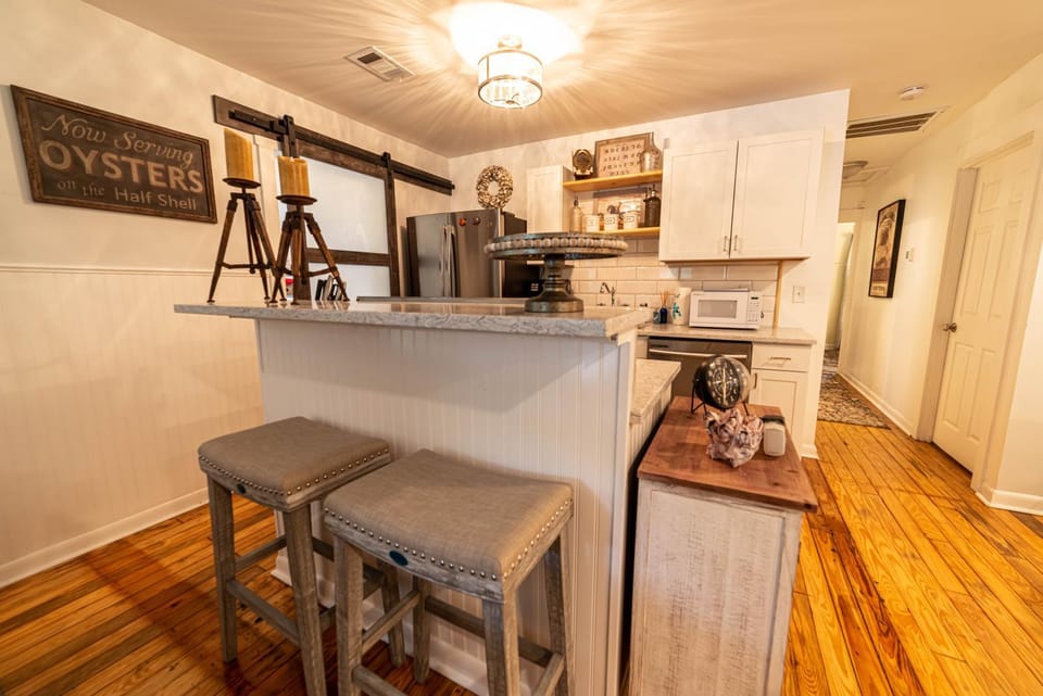 Cottage on Greene! Downtown Beaufort several Blocks Away and Parris Island a 10 Minute Drive House in Beaufort
