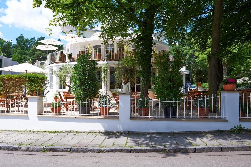 Facade/entrance, Summer