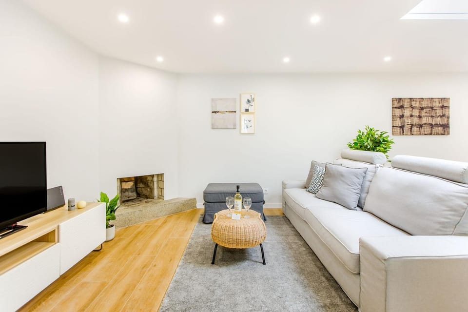 Espinho Beach 4 Stays with Terrace House in Porto District