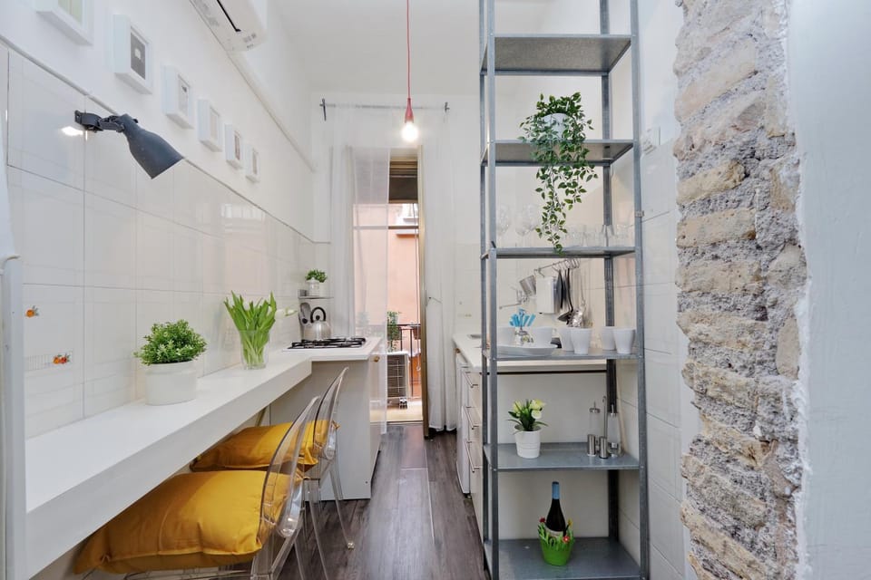 Coffee/tea facilities, Kitchen or kitchenette, Dining area