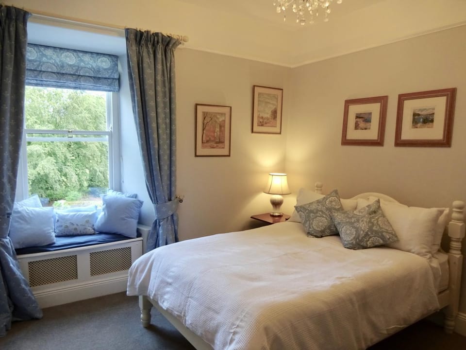 Bed, Bedroom, Garden view, River view