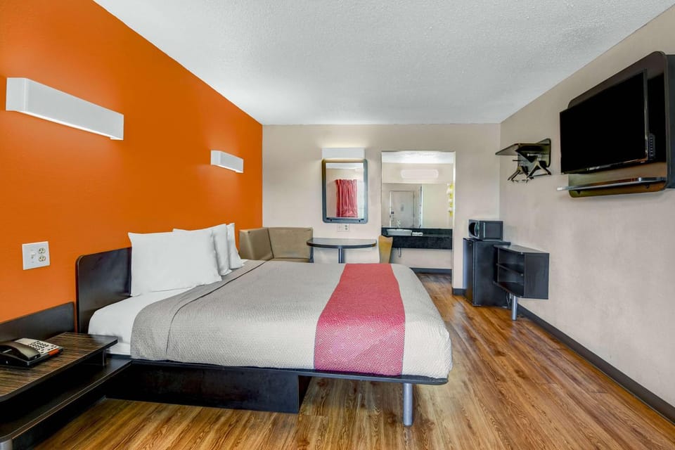 Photo of the whole room, On site