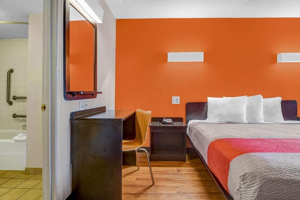 Photo of the whole room, On site